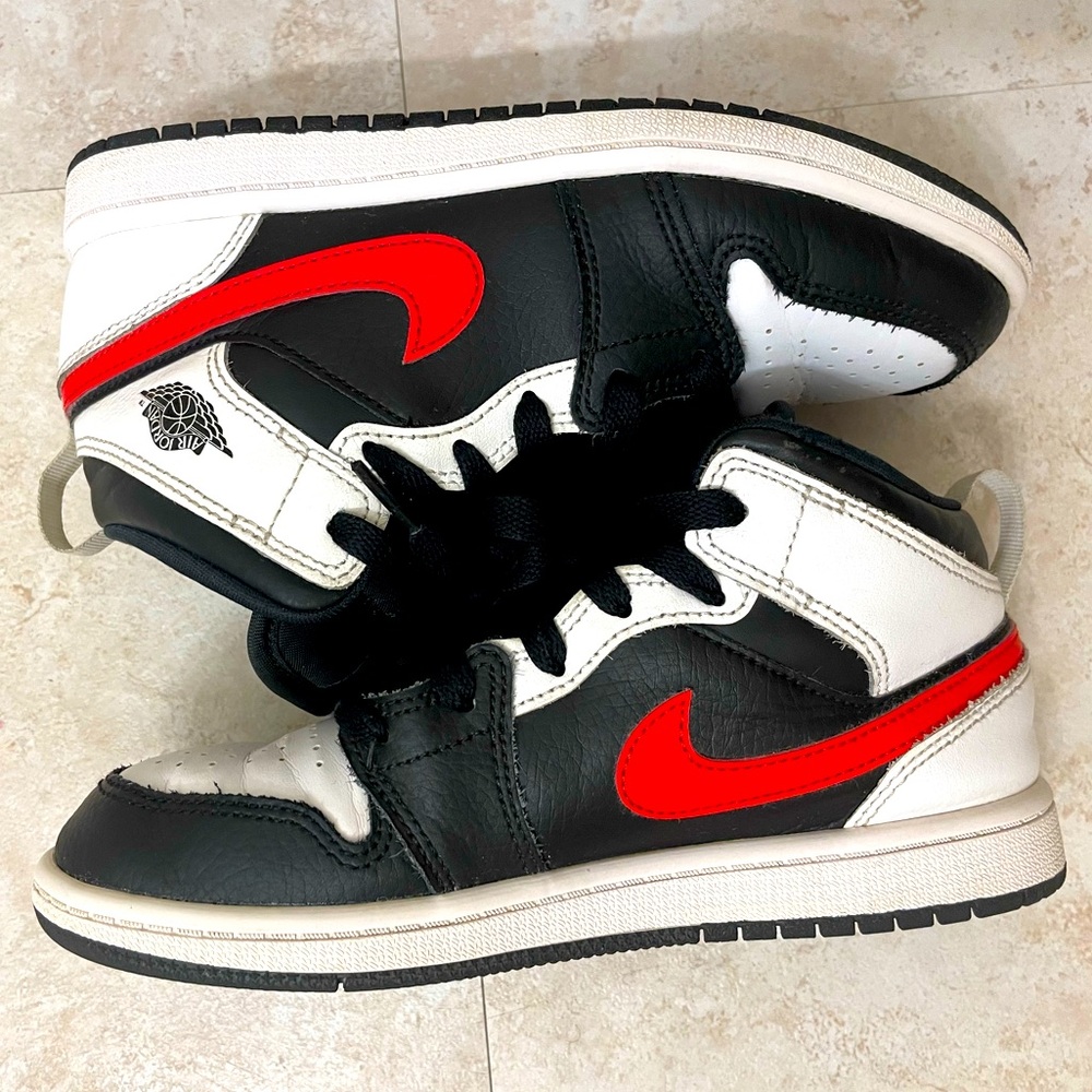 Nike Jordan 1 Mid 23 size 2.5Y great condition
